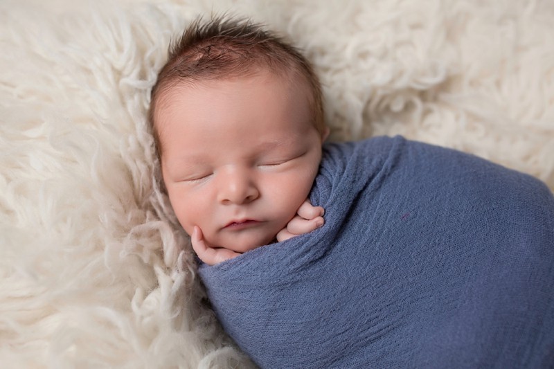 View More: http://meredithjunephoto.pass.us/hunt-newborn